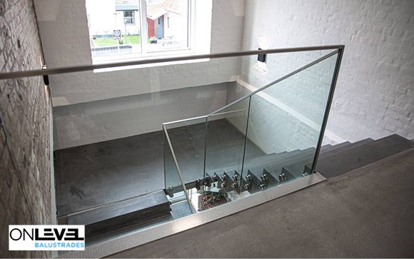 garde-corps en verre mezzanine escalier intérieur onlevel TL6020