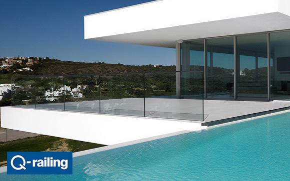 garde-corps piscine en verre trempé Q-RAILING