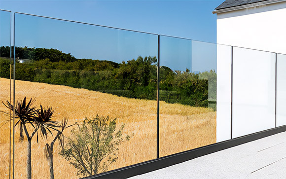 garde-corps en verre pour terrasse habitation privée  q-railing easy glass smart