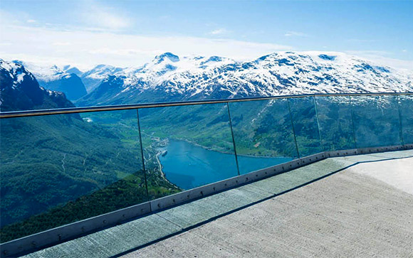 garde-corps en verre panaoramique q-railing