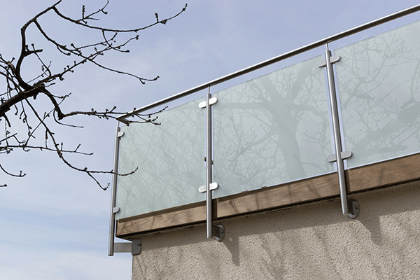 pince vitre pour garde-corps terrasse verre