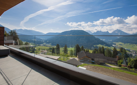 garde-corps en verre à profil de sol y pour terrasse