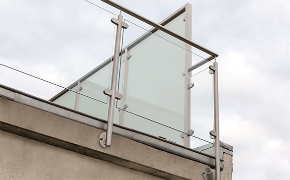 garde-corps en verre pour terrasse extérieure