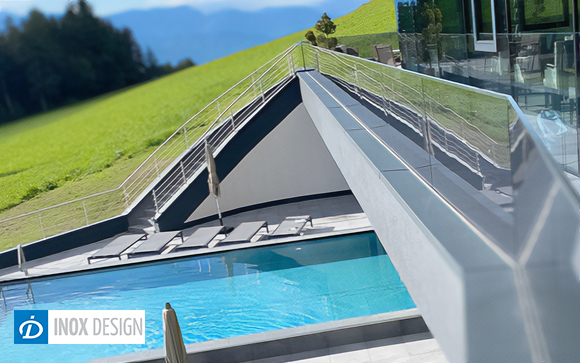 garde-corps piscine en verre inoxdesign sur terrasse surélevée