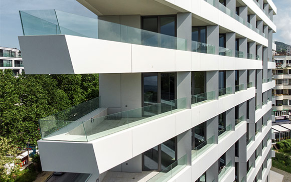 garde-corps en verre terrasse immeuble